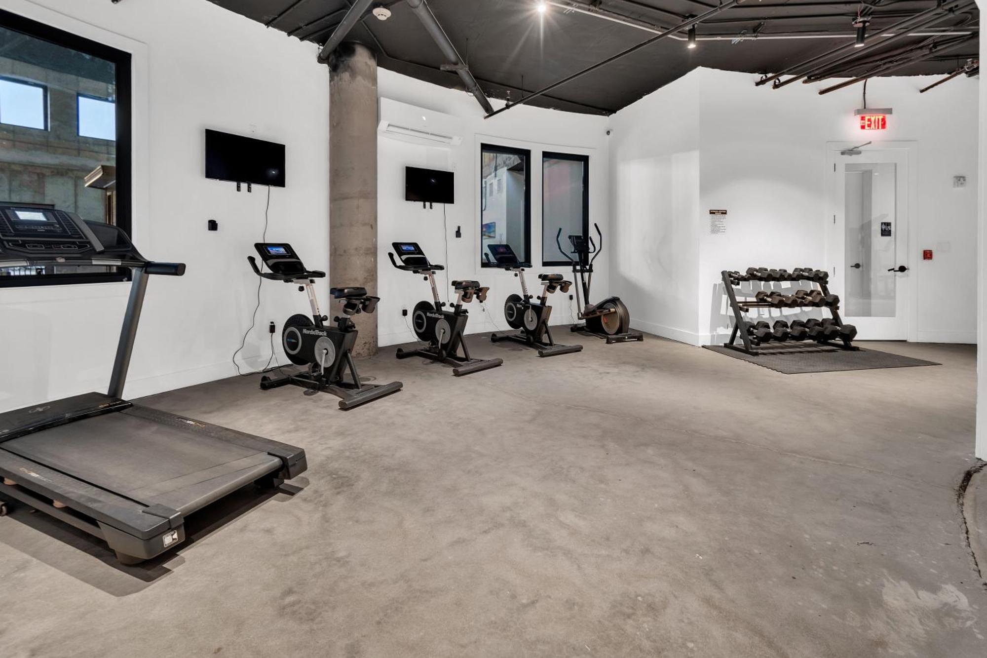 Royal Oasis Indoor Pool, Free Parking, Near Nyc Apartment อลิซาเบธ ภายนอก รูปภาพ